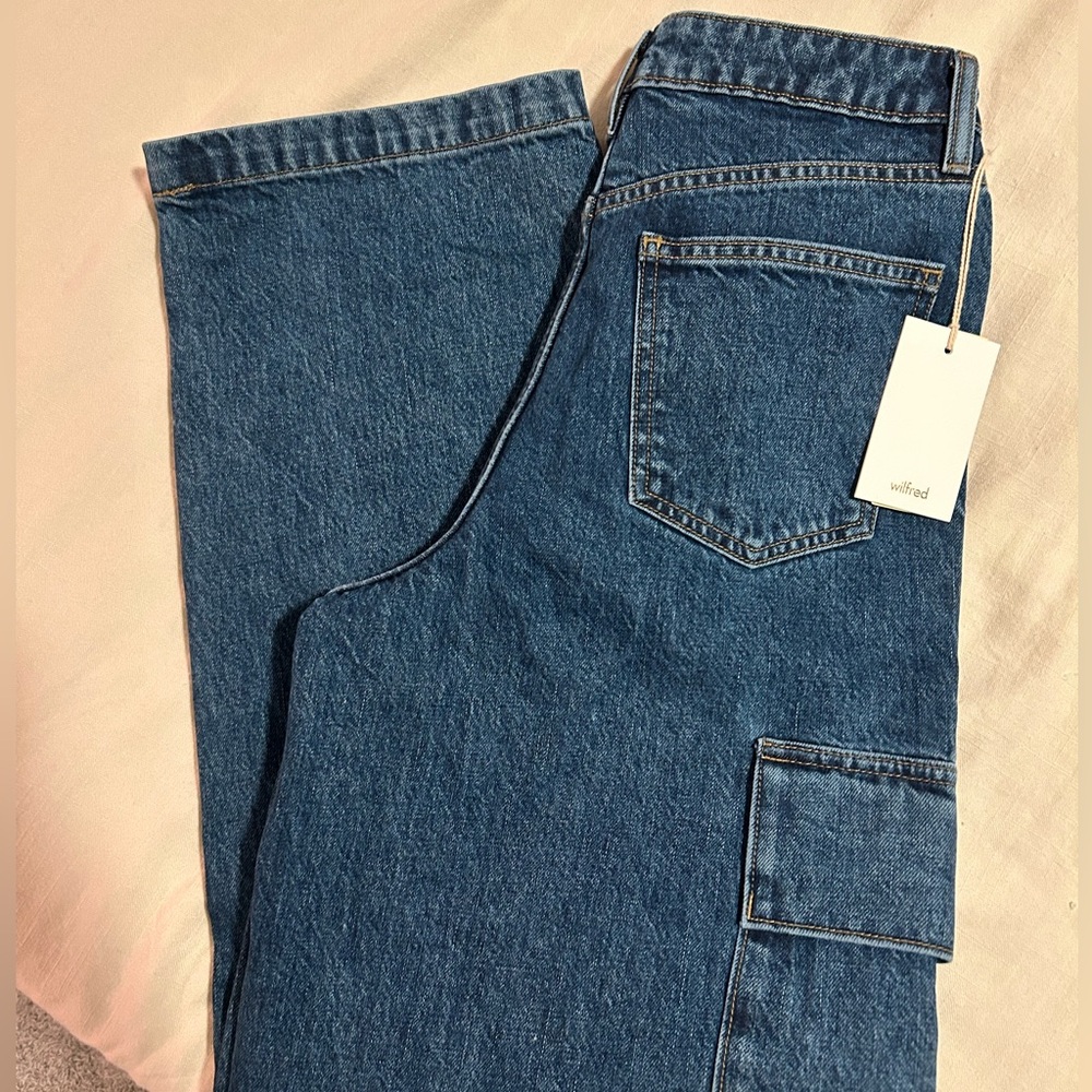Aritzia - Wilfred
Strut Wide Cargo Jean